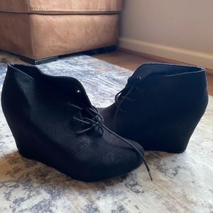 Black Wedges- lace-up